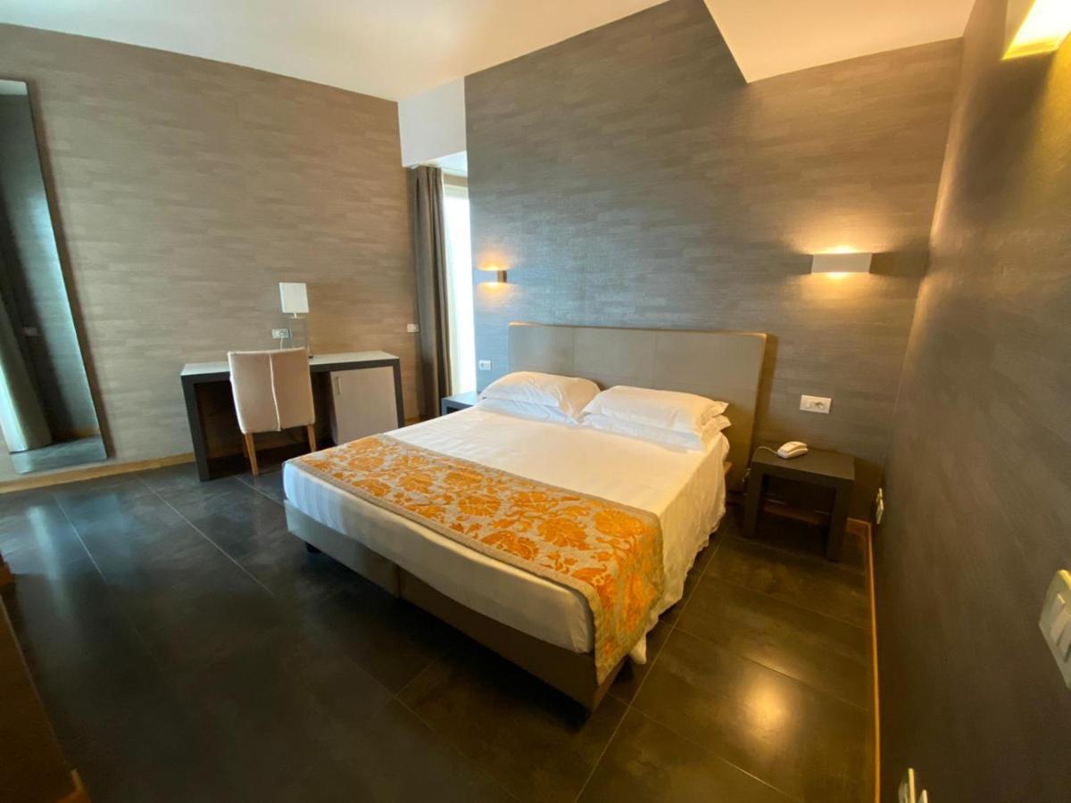 Hotel Joseph Марина-ди-Пьетрасанта Экстерьер фото